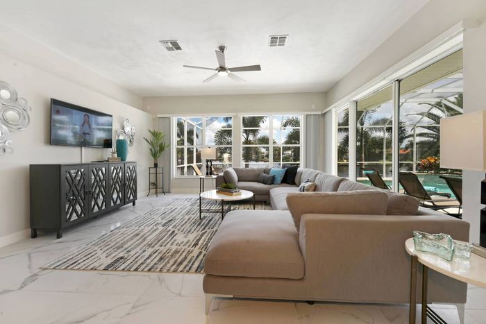 Villa Dolphin Cove