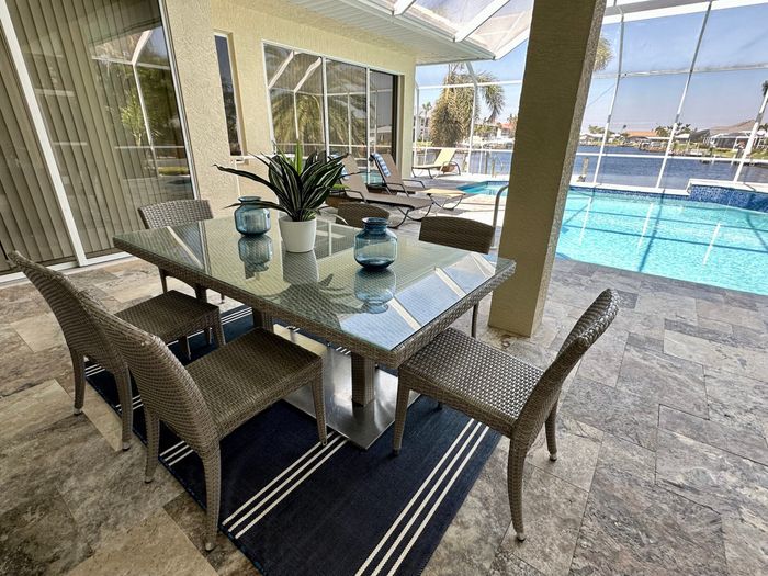 Villa Dolphin Cove